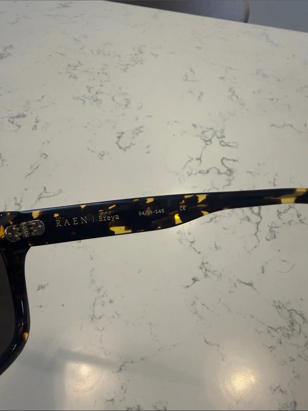 Classic Tortoiseshell Men’s Sunglasses - Black/Amber